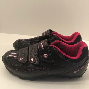 Pearl Izumi women’s spin cycling shoes